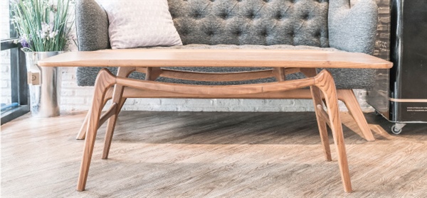 چگونه یک میز جلومبلی قدیمی را نوسازی کنیم